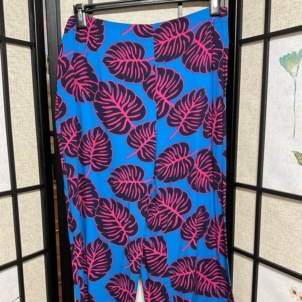 CROWN and Ivy Capris Size L
